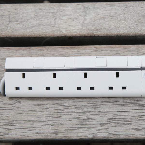 Lexuma XStrip – 4 Gang UK Surge Protector Power Strip with 4 USB Ports For Cheap